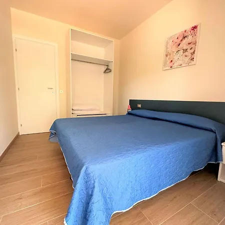 Apartament In 36609 *
